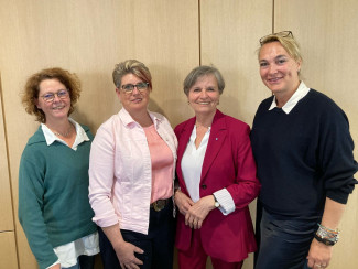Neues Präsidium vlnr.: Ulla, Thiem, Katharina, Geiger, Monika Meier-Pojda-Präsidentin, Sandra Schaefer