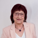 Dr. Johanna Beyer